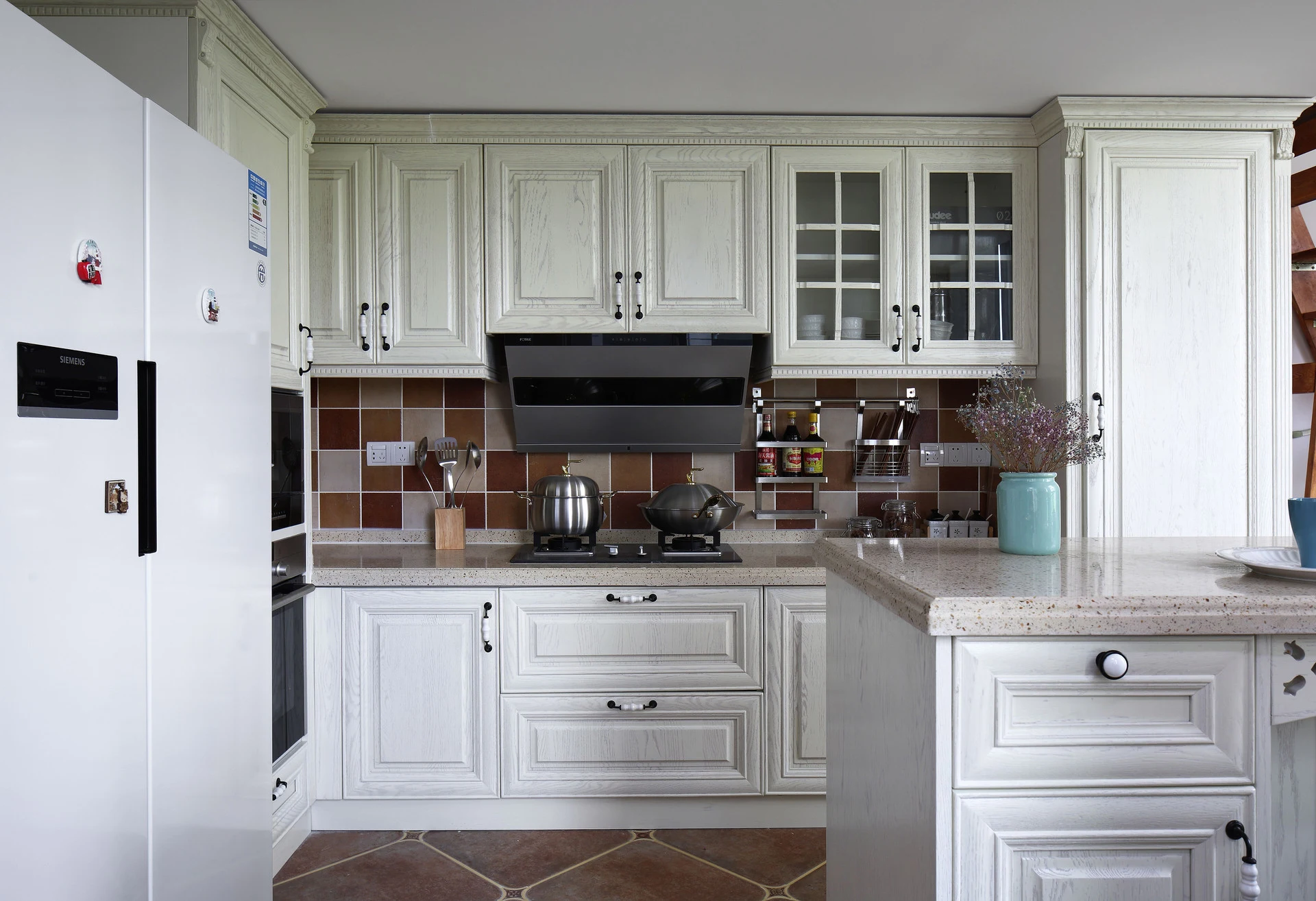 Classic Shaker, Built the Honest Way — American-style cabinetry by Vamaylo