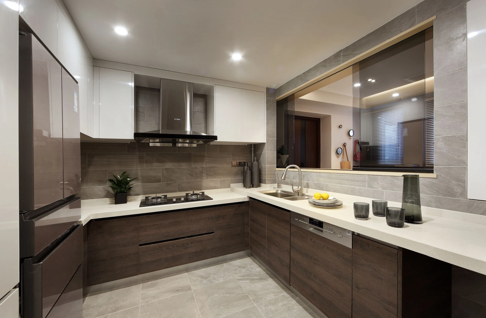 Two Tones, One Balanced Room design idea 6 — Vamaylo