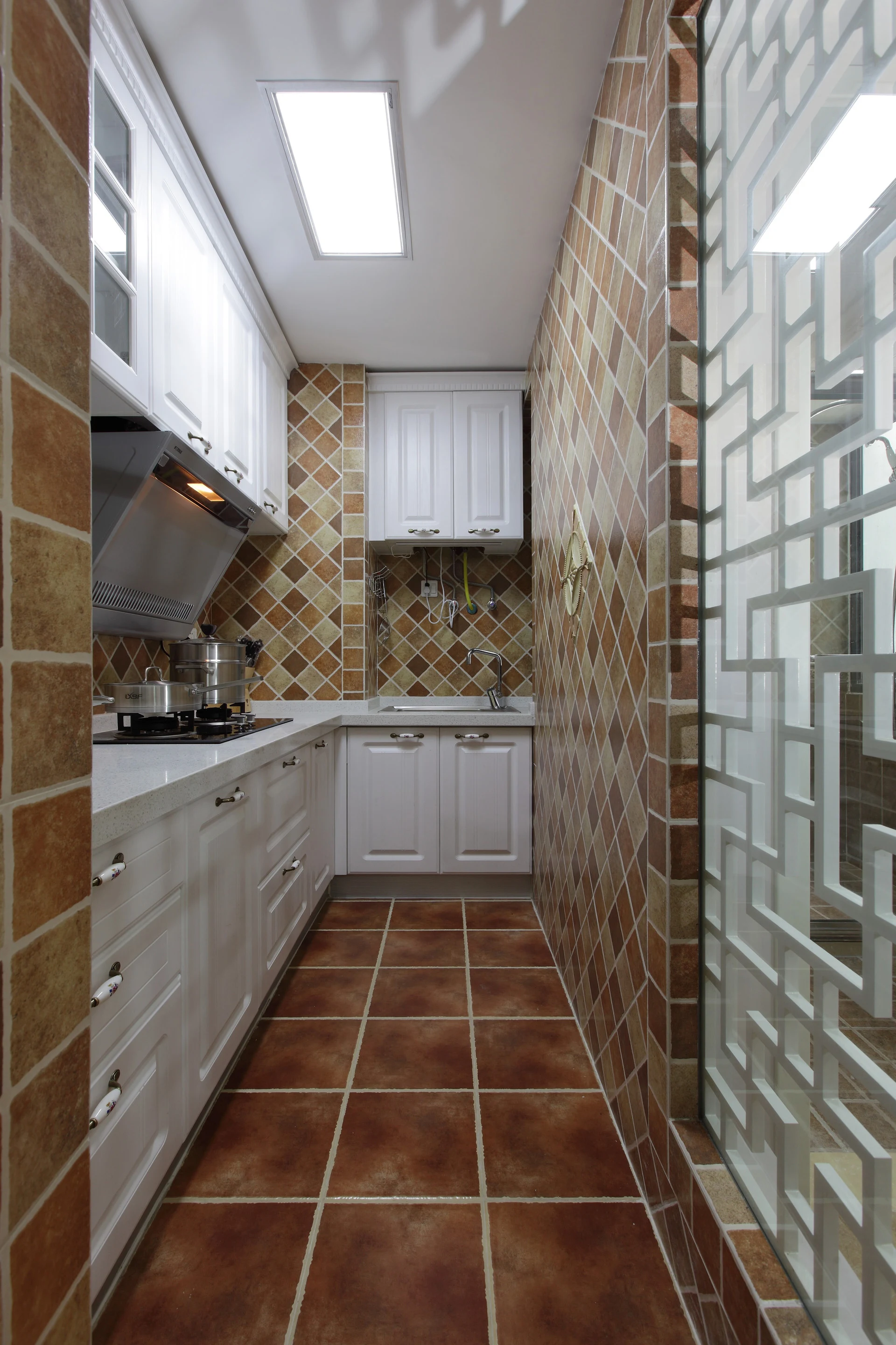 Farmhouse Warmth, Built to Work design idea 10 — Vamaylo