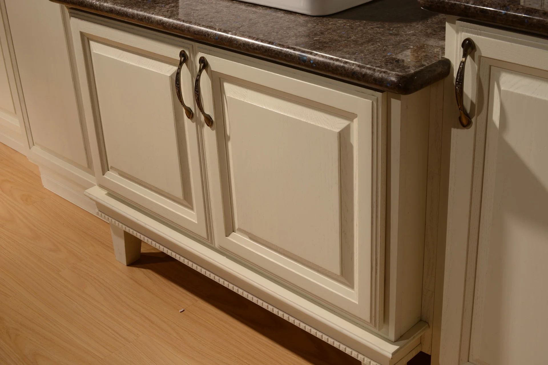 Alder cabinetry production photo 2 — Vamaylo