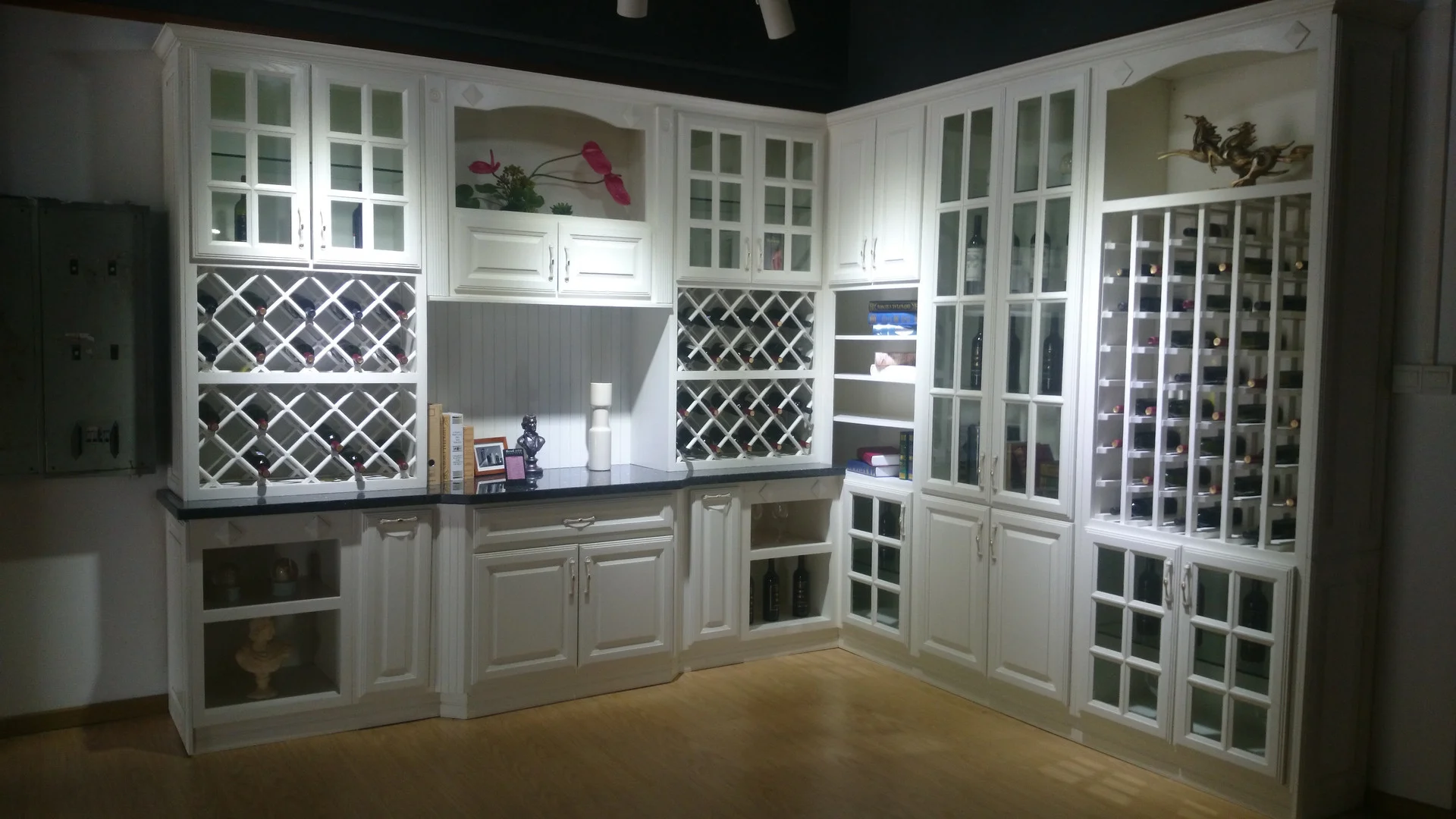 Red Oak cabinetry production photo 3 — Vamaylo
